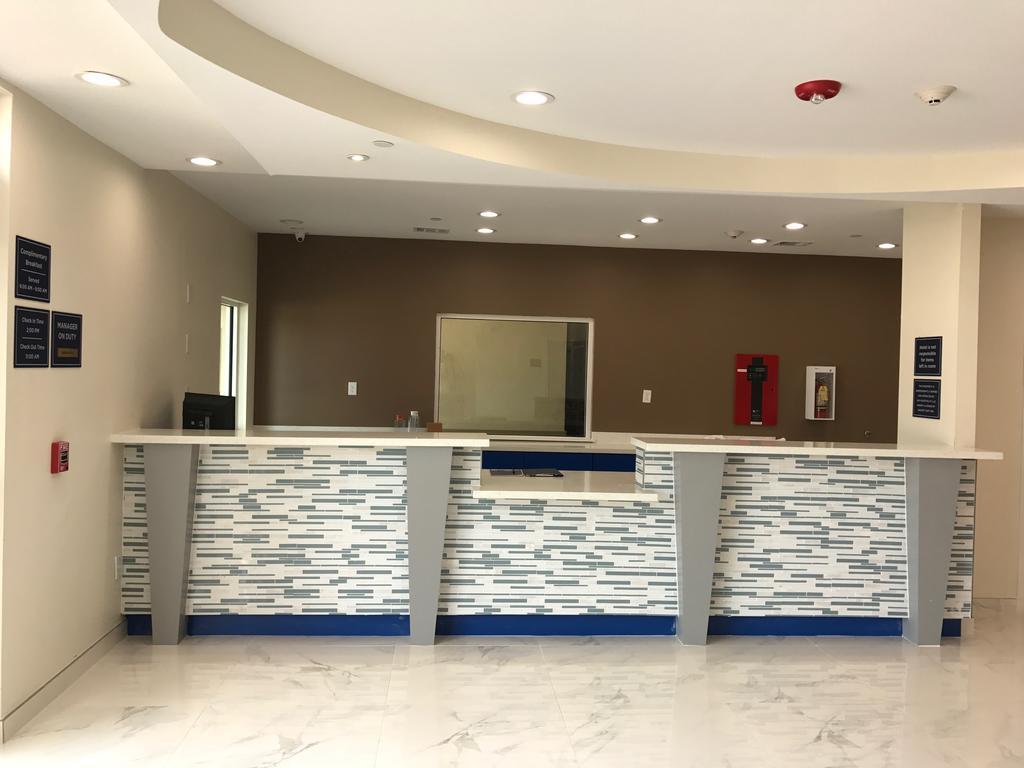 Americas Best Value Inn & Suites Spring / N. Houston Екстер'єр фото