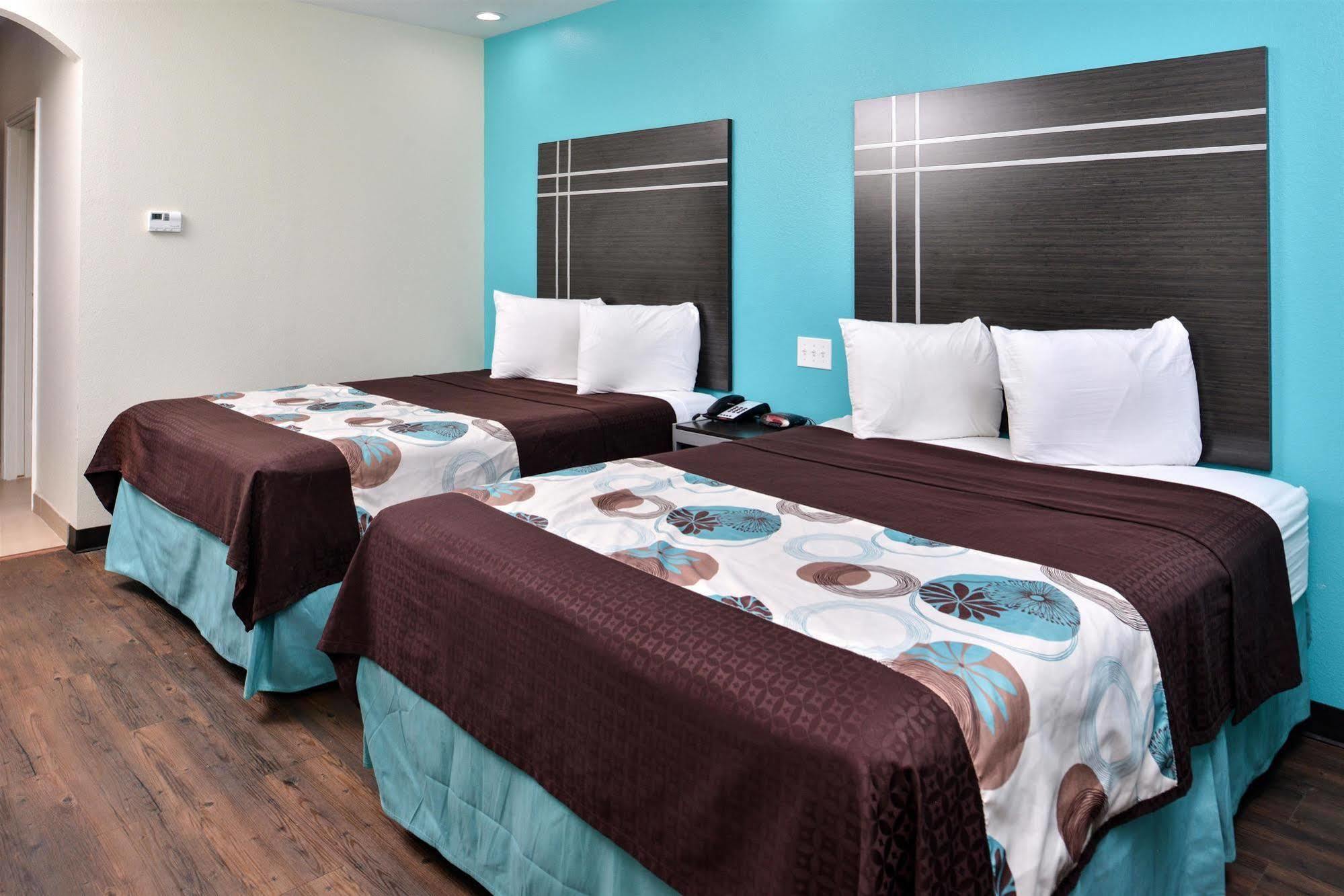 Americas Best Value Inn & Suites Spring / N. Houston Екстер'єр фото